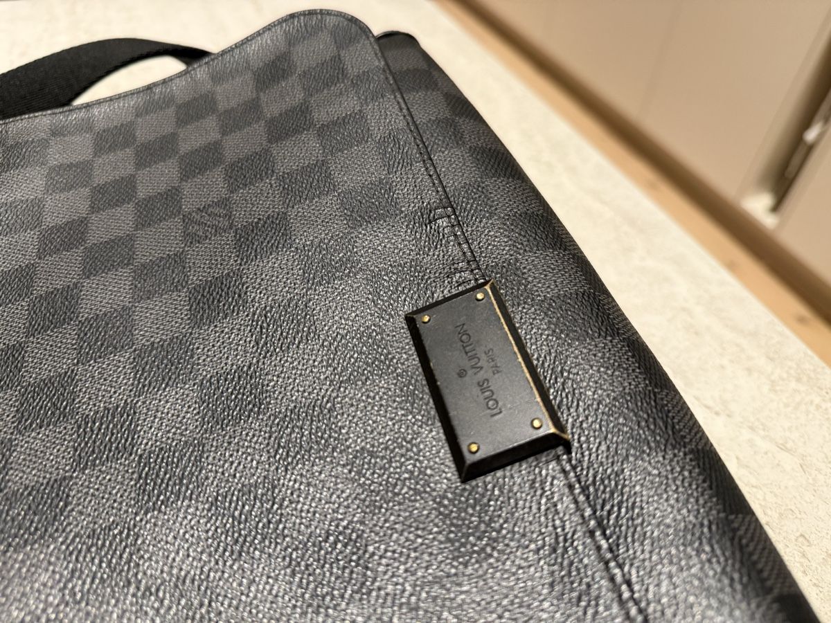 Louis Vuitton Borse: Louis Vuitton District vinyl business tasche – Usato da Untersiggenthal venduto da Sabrina1403 3