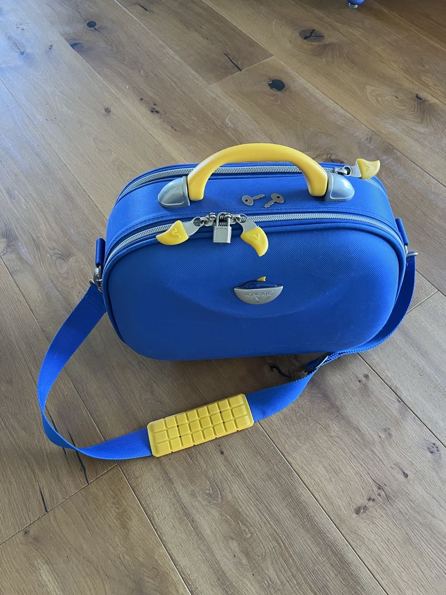 Kosmetikkoffer: Stabiles Beauty-case mit Fächern und Spiegel – Gebraucht aus Uster von Tansanit 1