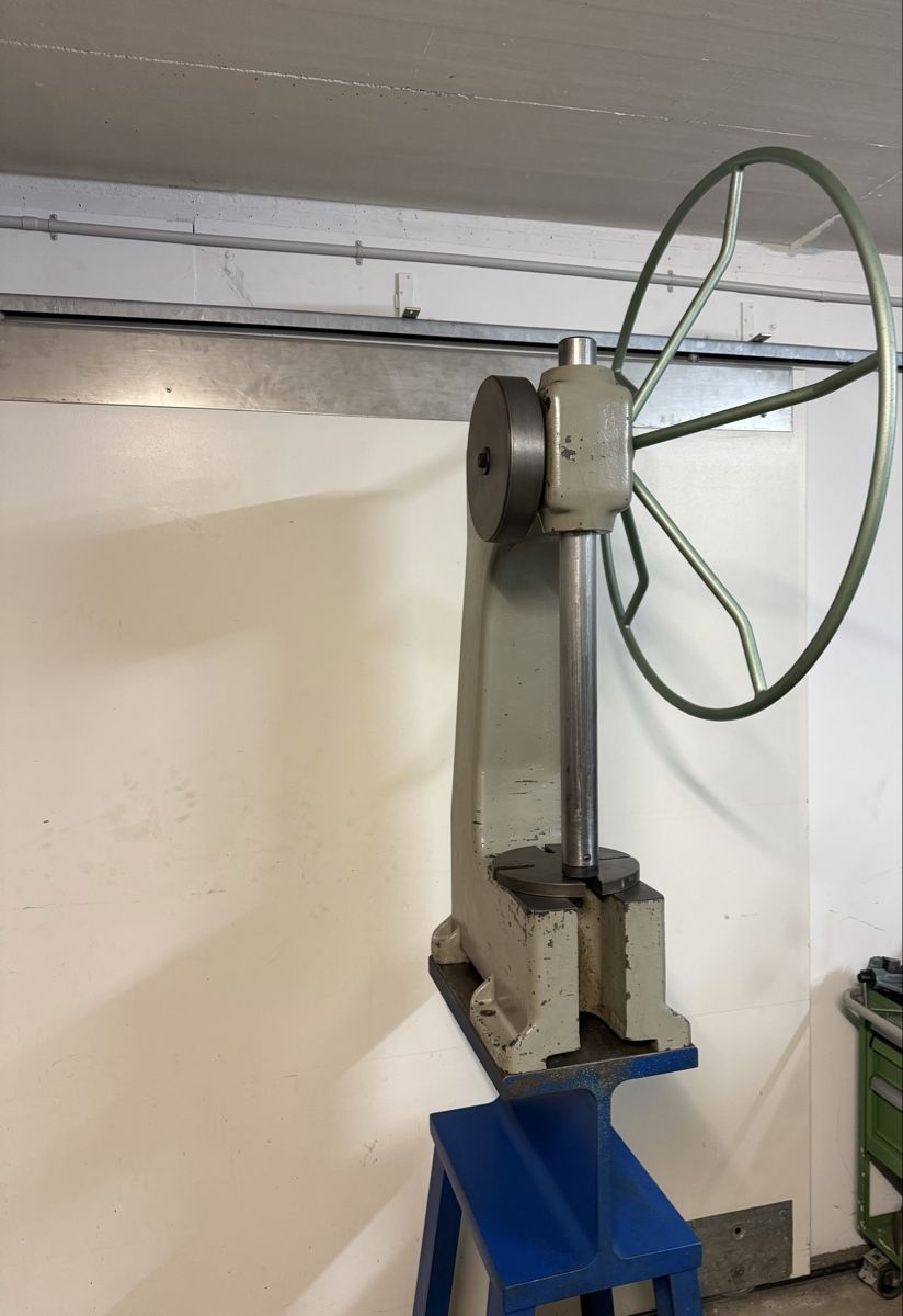 Weidemann Tutte le macchine: Dornpresse WEIDMANN Swiss – Usato da Sirnach venduto da S54Power 2