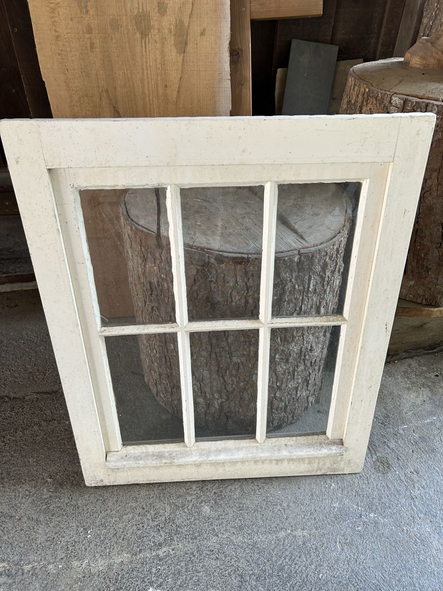 Finestre: Altes Fenster mit Rahmen. – Usato da Gwatt (Thun) venduto da ate_6ng8 2