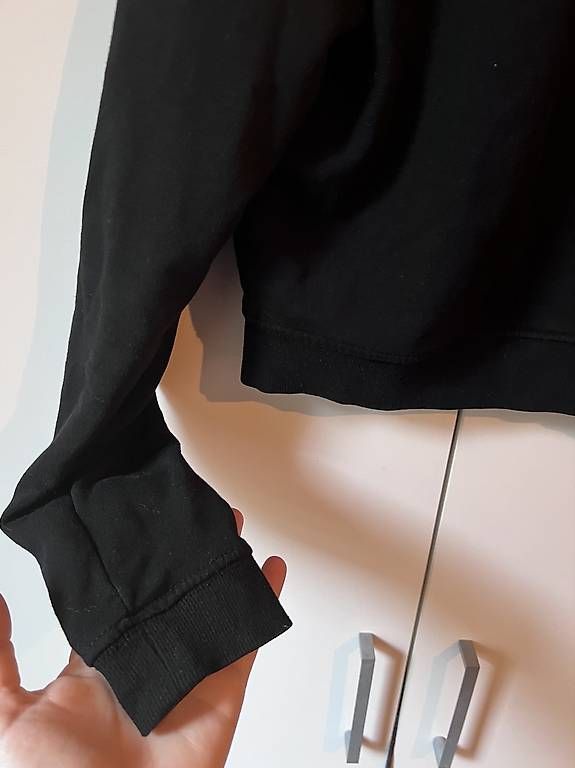 Pullover & Sweatshirts: Pull court noir, taille S – Gebraucht aus Lausanne von sugarplumfairy 2