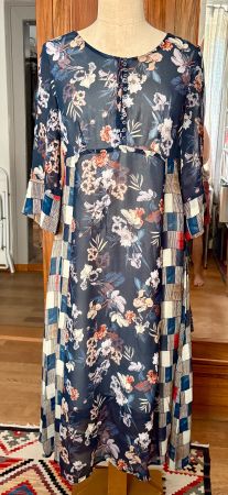 NILE geblümtes Kleid mit Unterkleid Gr XS