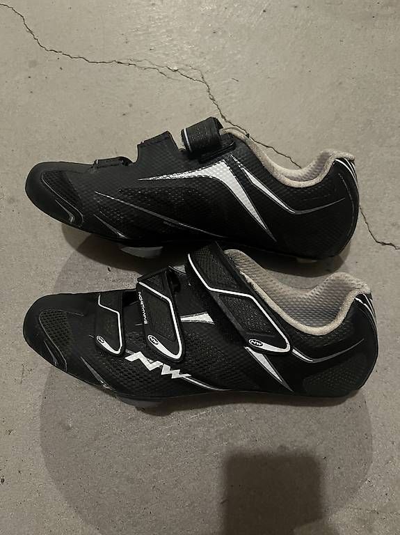 Chaussures hommes: Northwave Veloschuhe Gr. 41.5  – D'occasion à Zürich par piruet18