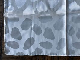 grosses Foulard Seide  Seidenfoulard  handrolliert  Halstuch