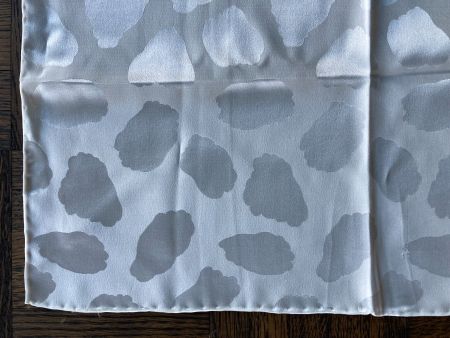 grosses Foulard Seide  Seidenfoulard  handrolliert  Halstuch