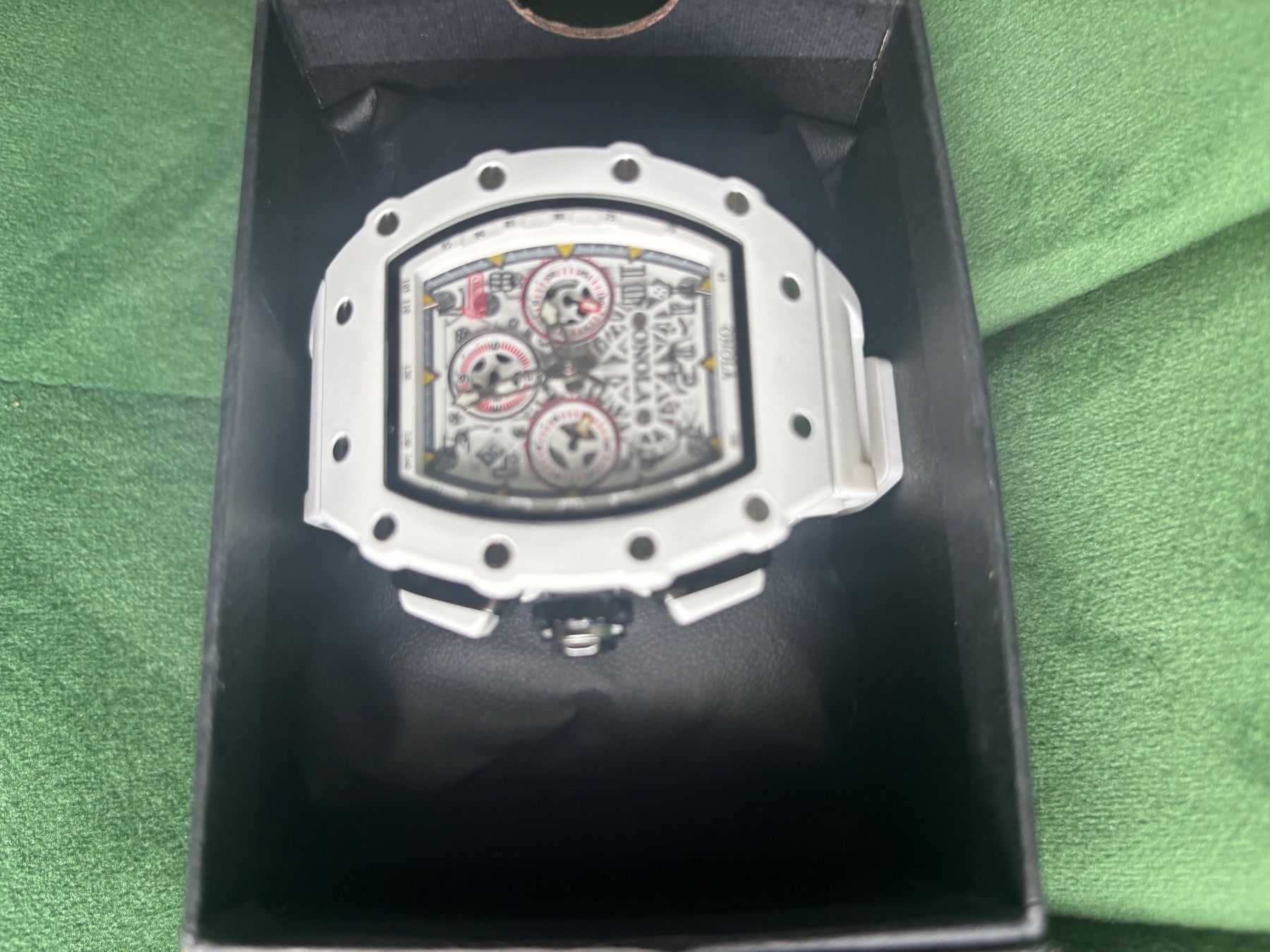 Orologi: Montre ONOLA squelette   blanche -  neuf! – Nuovo e nell'imballaggio originale da Conthey venduto da Michel124 1