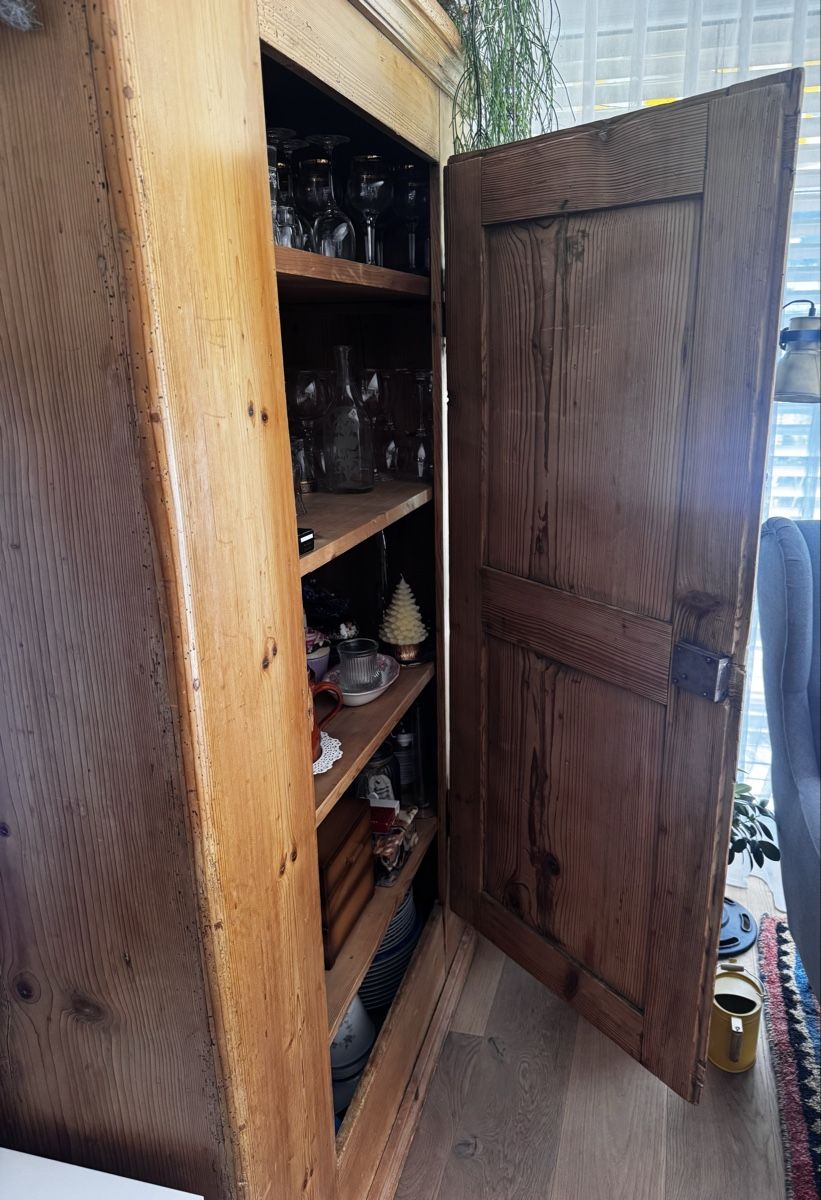 Schränke: Antiker Bauernschrank – Gebraucht aus Kehrsatz von Adrenalina1 4