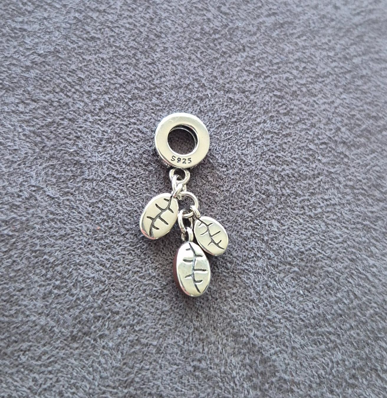 Ciondoli: Silber Charm Kaffeebohnen +Garantie – Nuovo (secondo la descrizione) da Rotkreuz venduto da Carbone_Bijou-Shop