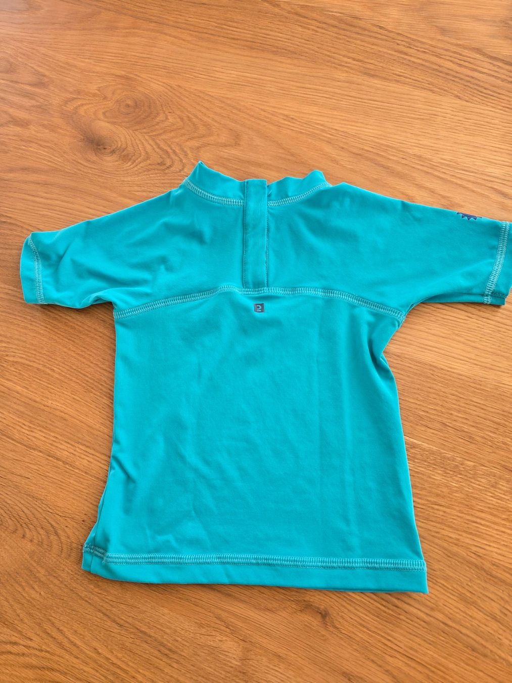 Decathlon Costumi da bagno: UV-Shirt – Usato da Zäziwil venduto da Seisler 1