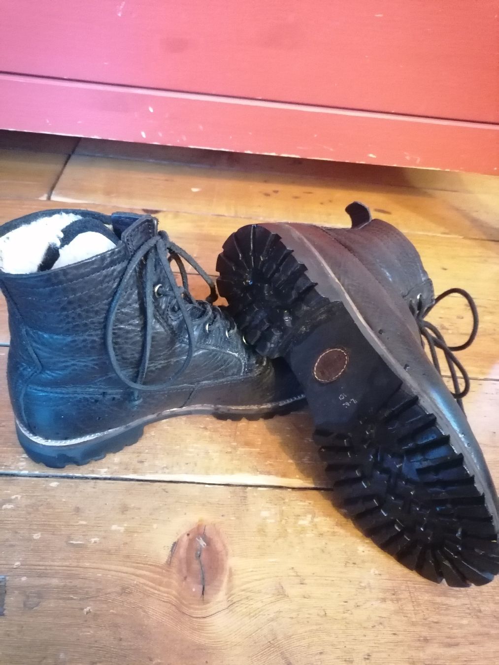 Scarpe da donna: Blackstone Stiefelette Echtleder mit Lammfell Gr. 40 – Usato da Arlesheim venduto da Flohmi_A_Z 3