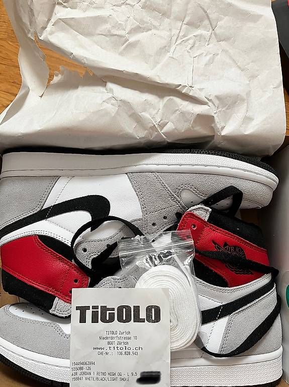 Jordan Scarpe da uomo: Jordan 1 Retro High Light Smoke Grey US9.5/EU43 – Nuovo e nell'imballaggio originale da Chur venduto da Shabu7000