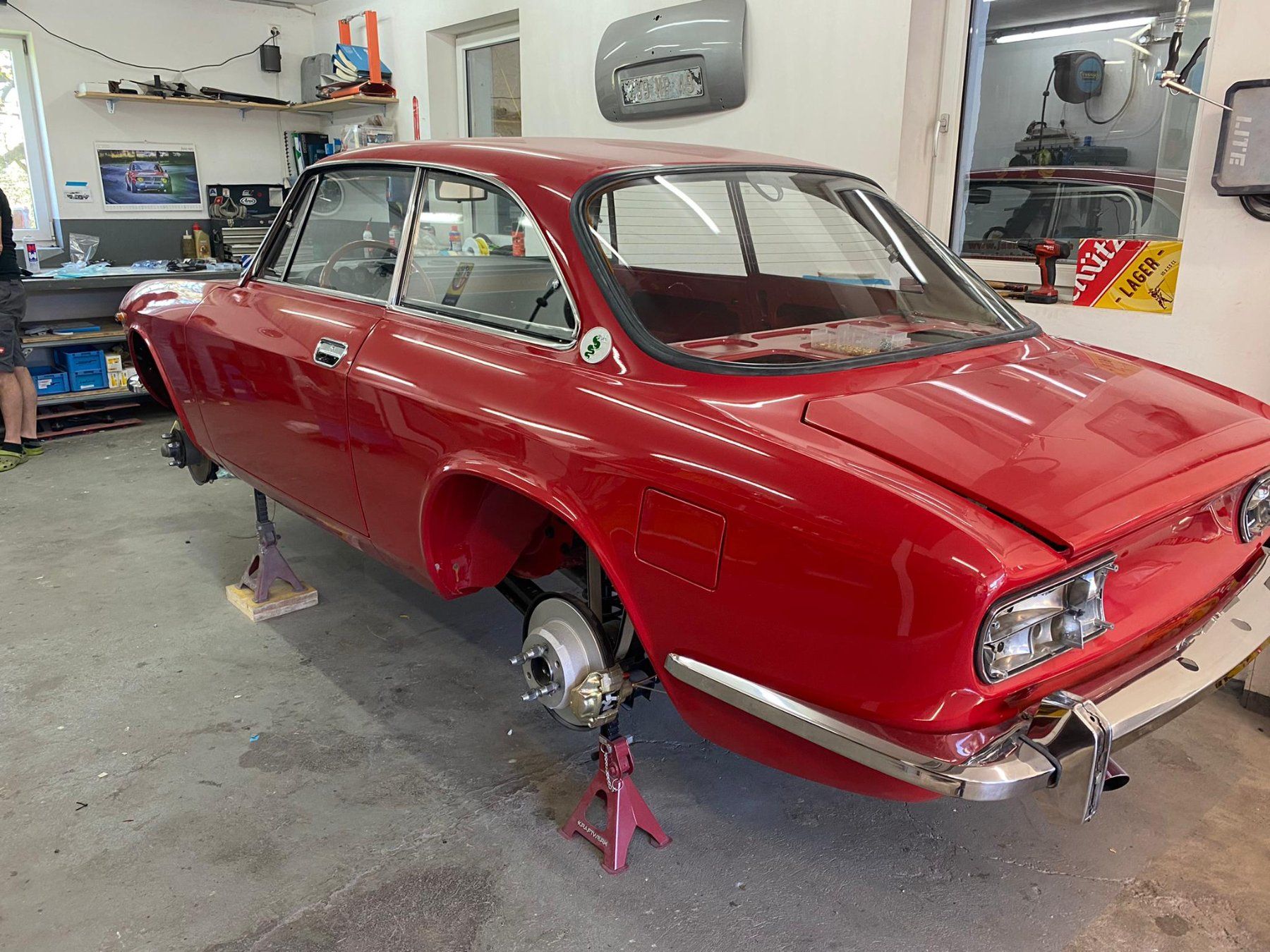 Alfa Romeo Automobili: Alfa Romeo 2000 – Usato da St. Gallen venduto da Skydive0 5