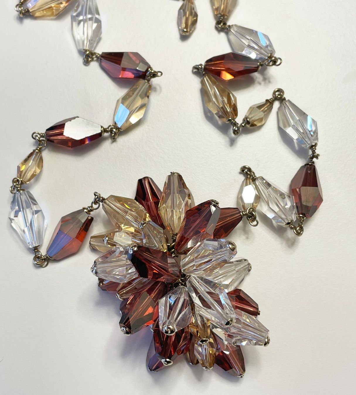 Swarovski Catenine: Kette mit einem Ohrhänger von Swarovski – Usato da Chur venduto da elifor