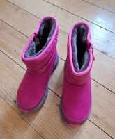 NEUE ungetragene UGG Boots Gr. 30/31