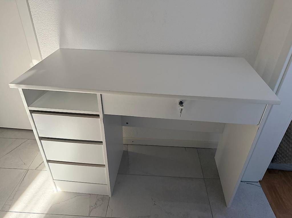 Schreibtische: Bürotisch inkl. Bürostuhl – Gebraucht aus Oberbalm von ble.xna