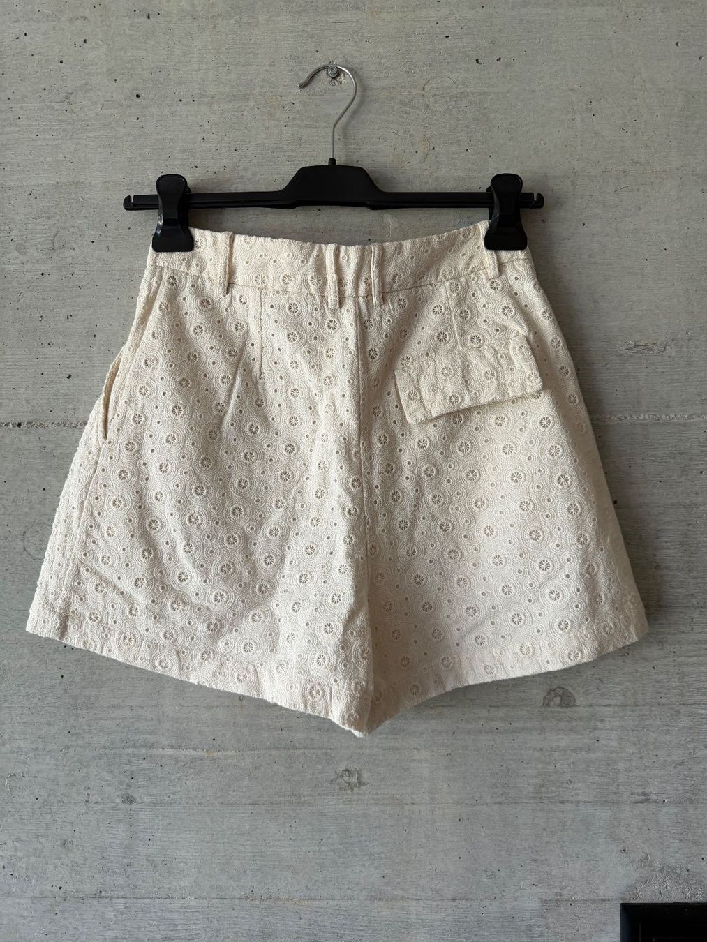 Hosen: Shorts mit Stickereien – Gebraucht aus St-George von alaixee 4