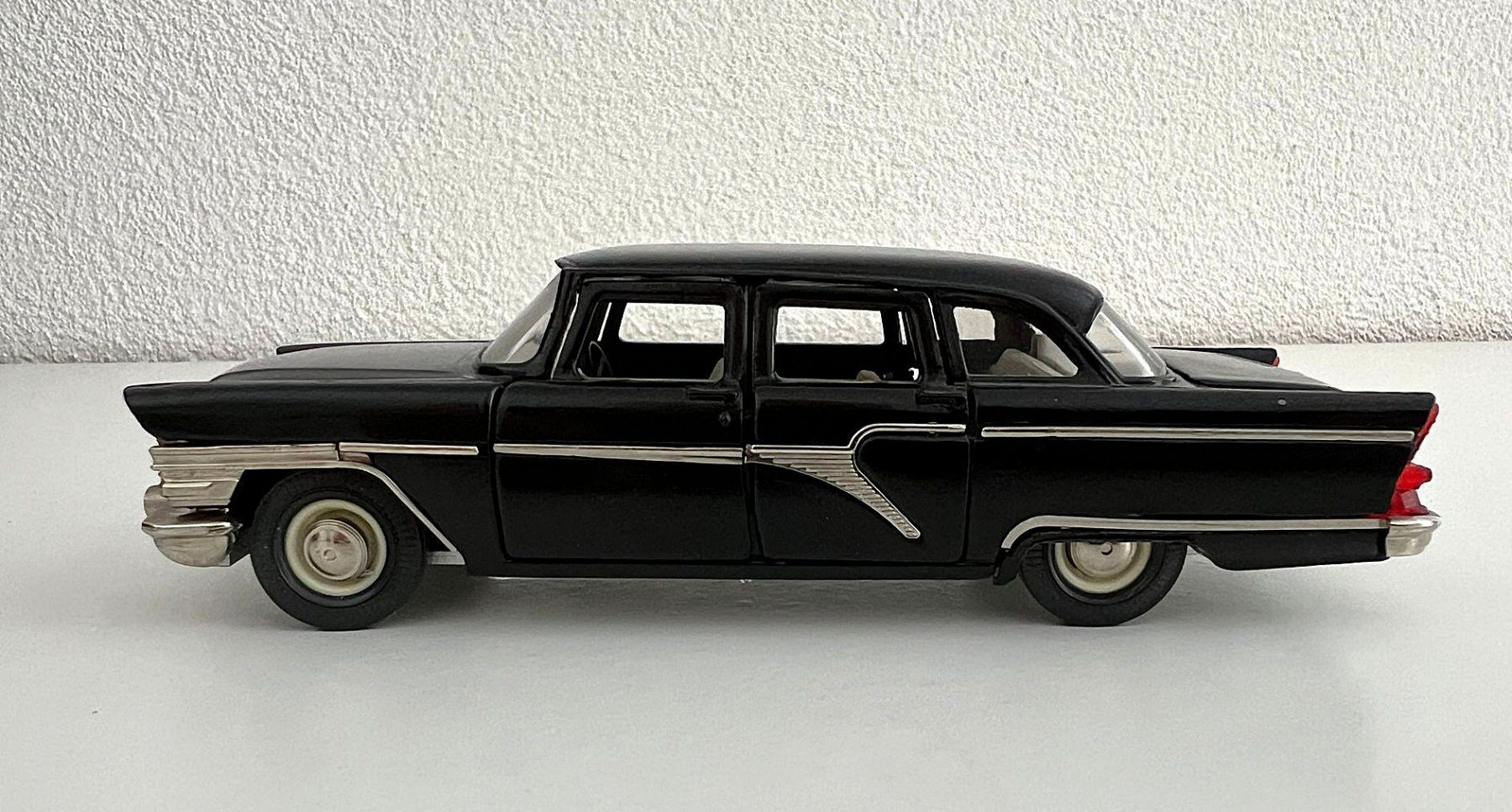 Modellini d'auto: Tchaika GAZ-13 A-15 – Usato da Meilen venduto da rdv_n7s9 6