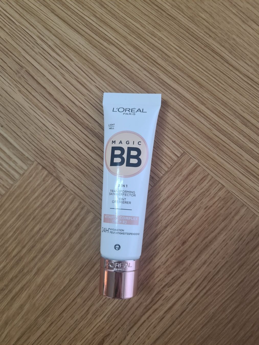 Make-up: L'Oréal Magic BB 5 in 1 (hell) – Usato da Emmenbrücke venduto da Si_8