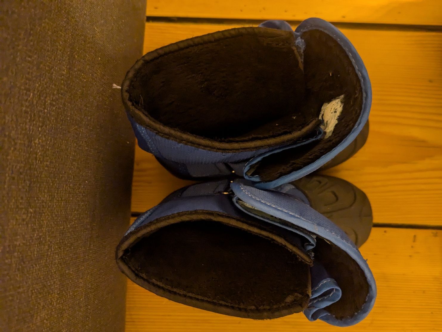 Scarpe per ragazzi: Schneestiefel, Kinder Winterschuhe Gr.26 – Usato da Winterthur venduto da PMeyja03 2