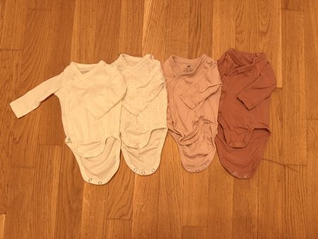 Lot de 4 bodies bébé H&M manches longues taille 56