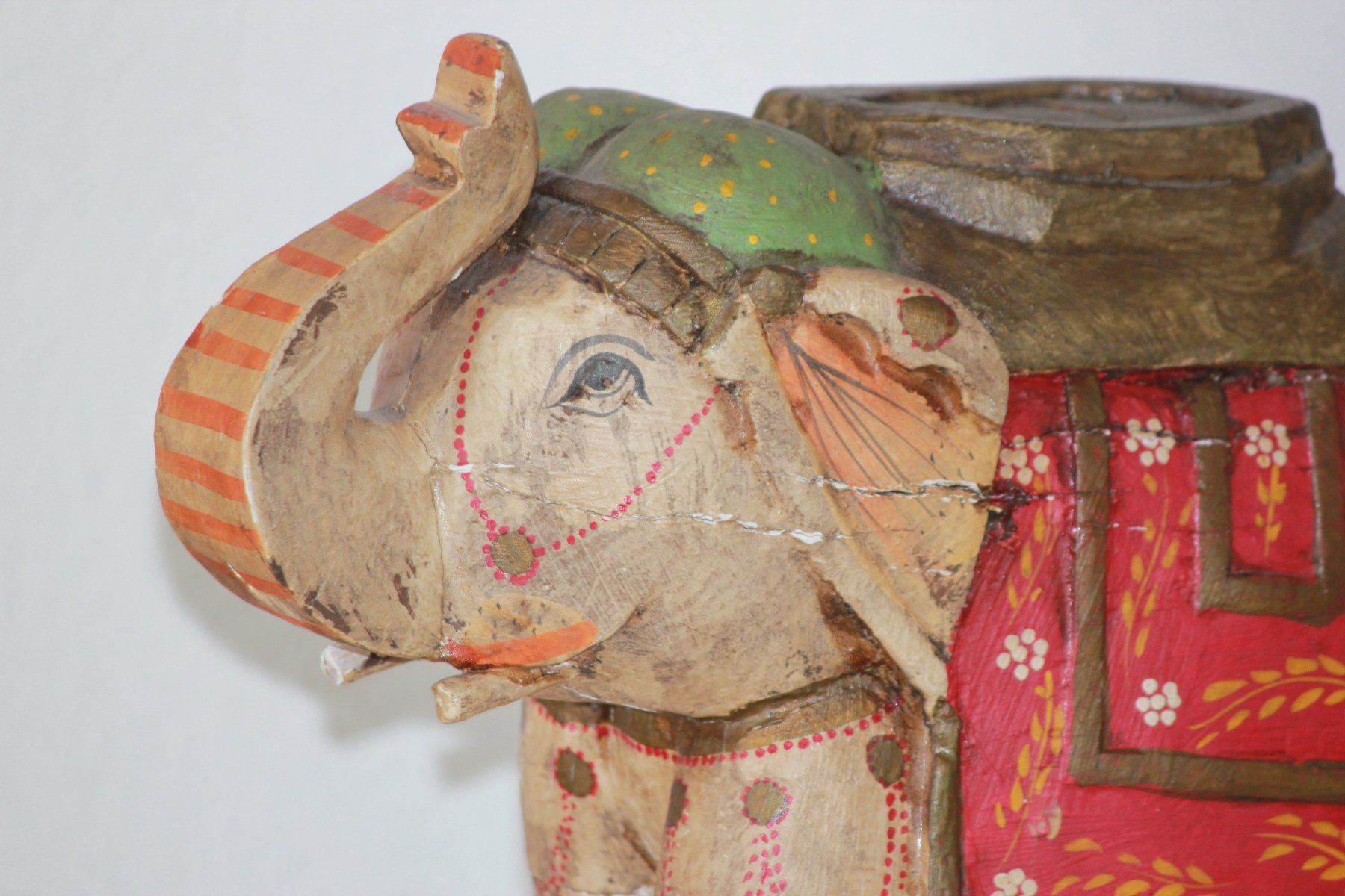 Sculture & Statue: Holz-Elefant aus Indien, weiss – Usato da Wichtrach venduto da LuckyLuke69 2