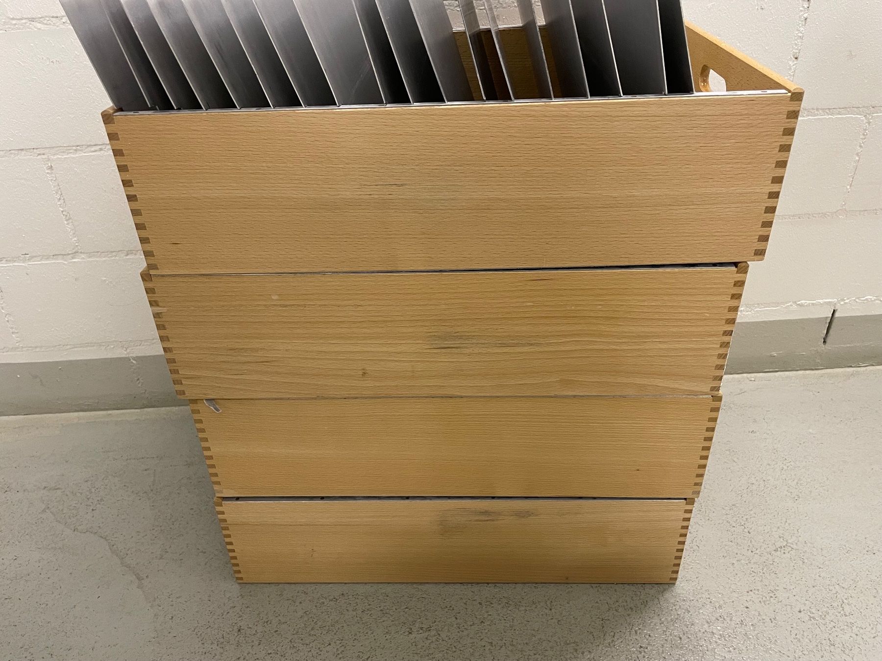 Sistemi di archiviazione: Karteikasten Holz A4 quer mit Stellplatte – Usato da Bremgarten AG venduto da Joejoe 3