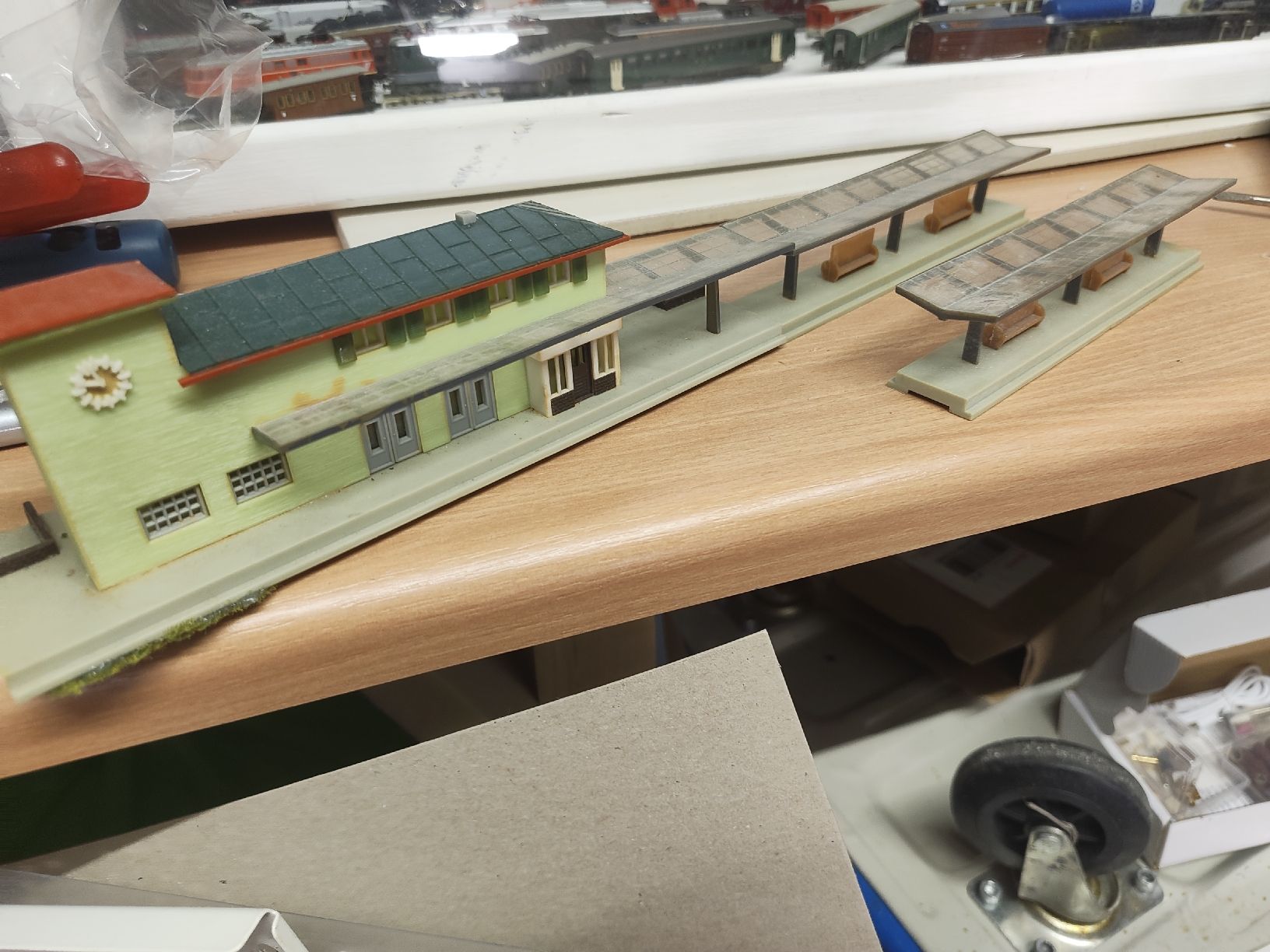 Modellini di ferrovie: Bahnhof 3 teilig Spur N – Usato da Ebikon venduto da val_w5jm 1