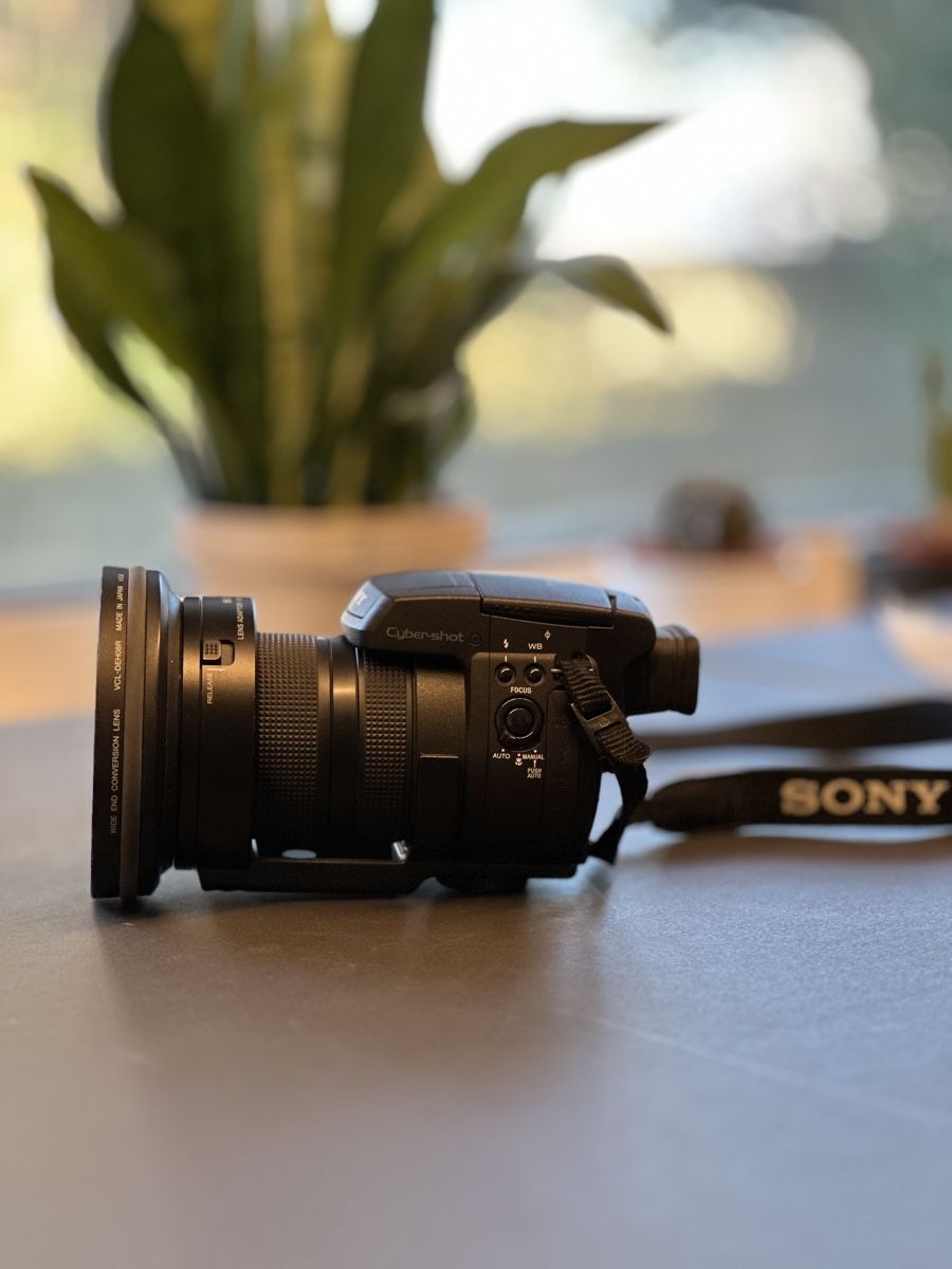 Sony Appareil photo: Sony DSC-R1 Kamera 10.3 Megapixel CMOS & WIDE END CONVERSION – D'occasion à Zürich par ong8 3