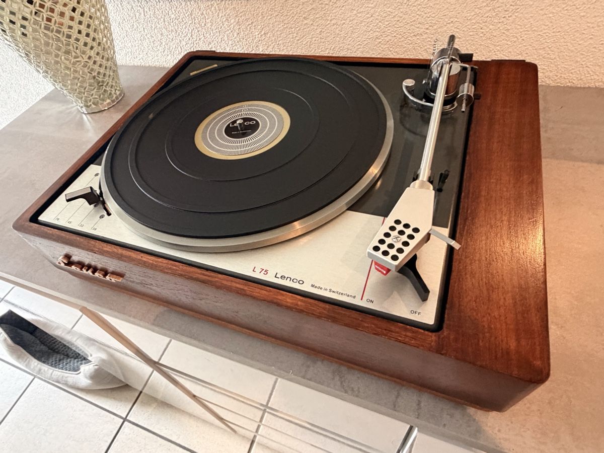Lenco Tourne-disques: Lenco L75 in Top-Zustand. – D'occasion à Wil ZH par rad_52ny 8