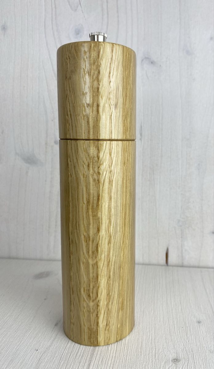 Set di piatti: Pfeffermühle aus Eiche, Handgedrechselt – Nuovo e nell'imballaggio originale da wichtrach venduto da elvena 3