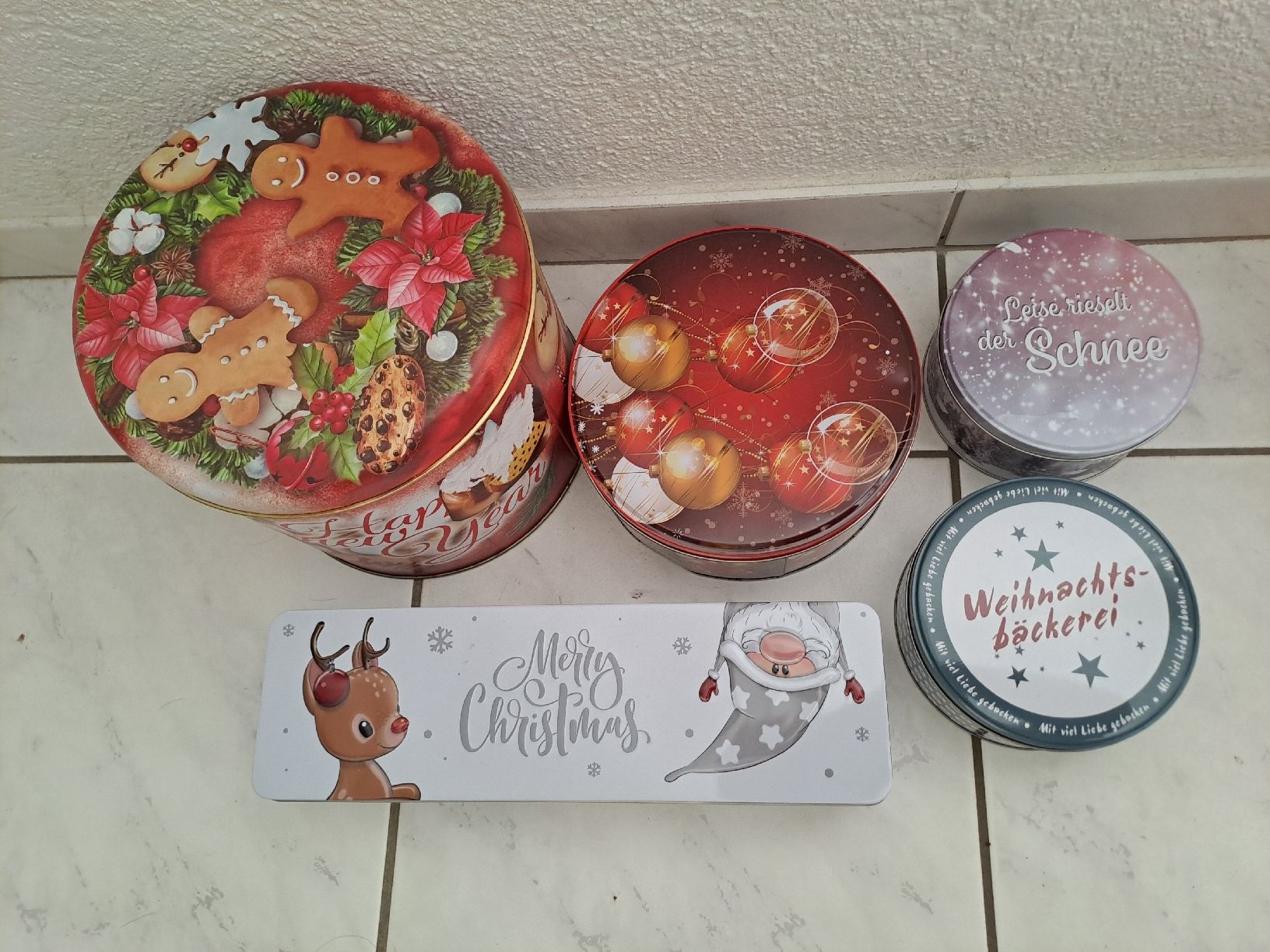 Recipients et similaires: 5 Weihnachtsblechdosen Set  – D'occasion à Rickenbach LU par bishiida 1