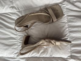 Sandales Massimo Dutti en cuir ivoire, Taille 40  🌞