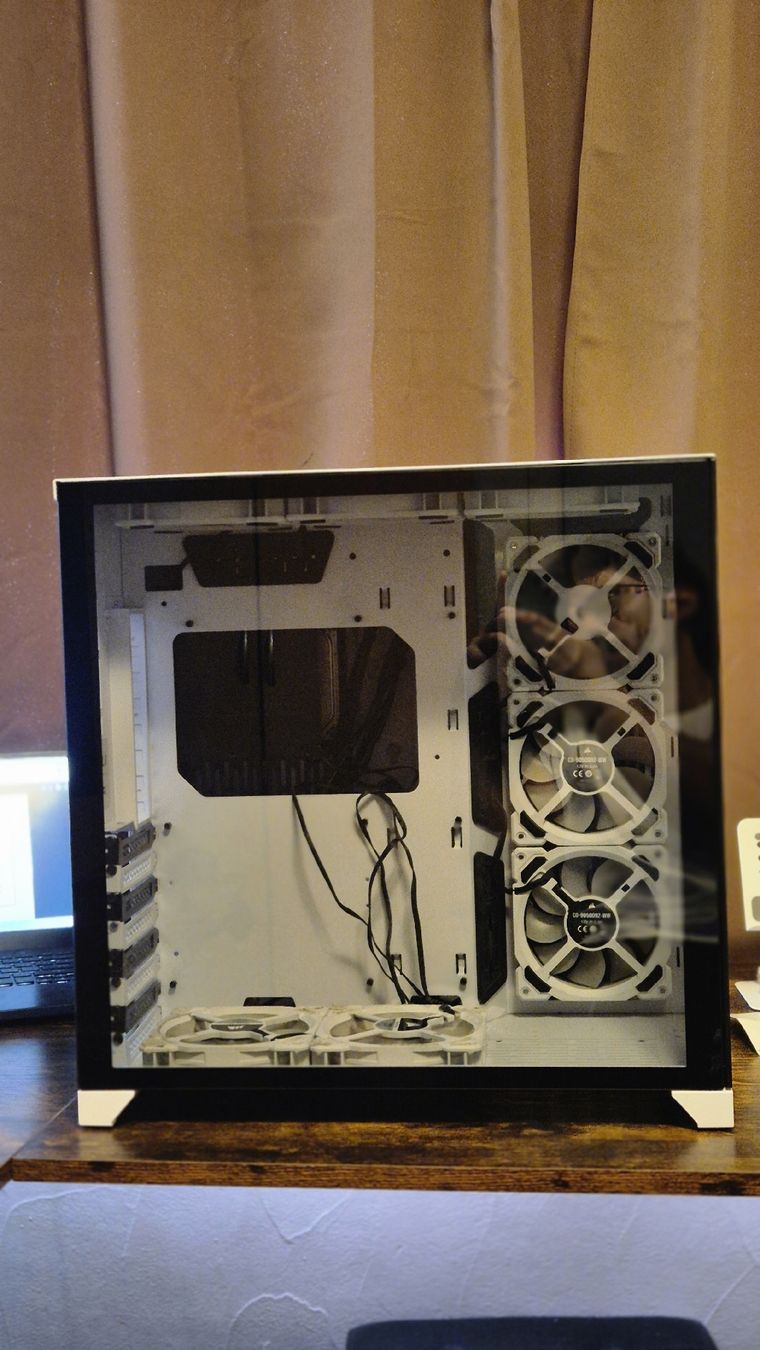 Lian Li Custodie: Lian Li O11 Dynamic PC Case – Usato da Neuhausen venduto da Ayman_Kand