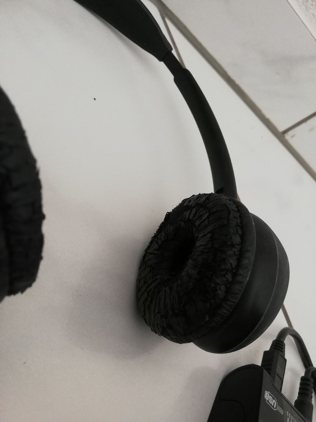 Plantronics Cuffie: Plantronics Microsoft Lync Headset with Base Station, Used – Usato da Baar venduto da Lykebar 5