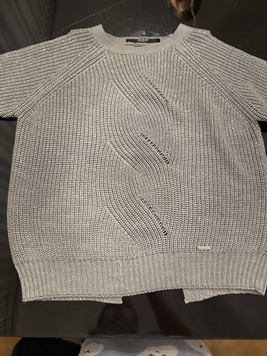 Guess Maglioni & Felpe: Guess Strickpullover, silber, Rückendetail, Gr. M, Neuwertig – Nuovo (secondo la descrizione) da Thun venduto da mama2007 3