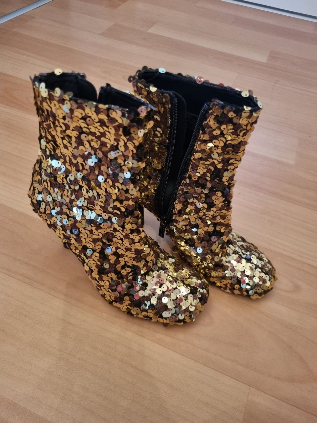 Zara Scarpe da donna: Zara glitzen stiefel neu 37 – Usato da Gossau Zh venduto da A-Terrinha