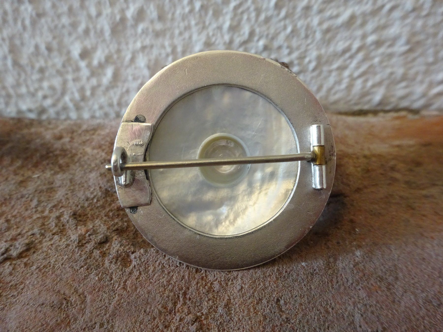 Spille & Fermagli: Brosche Pferd Derby Perlmutt / Silber – Usato da Esslingen venduto da FetteSchnecke 5