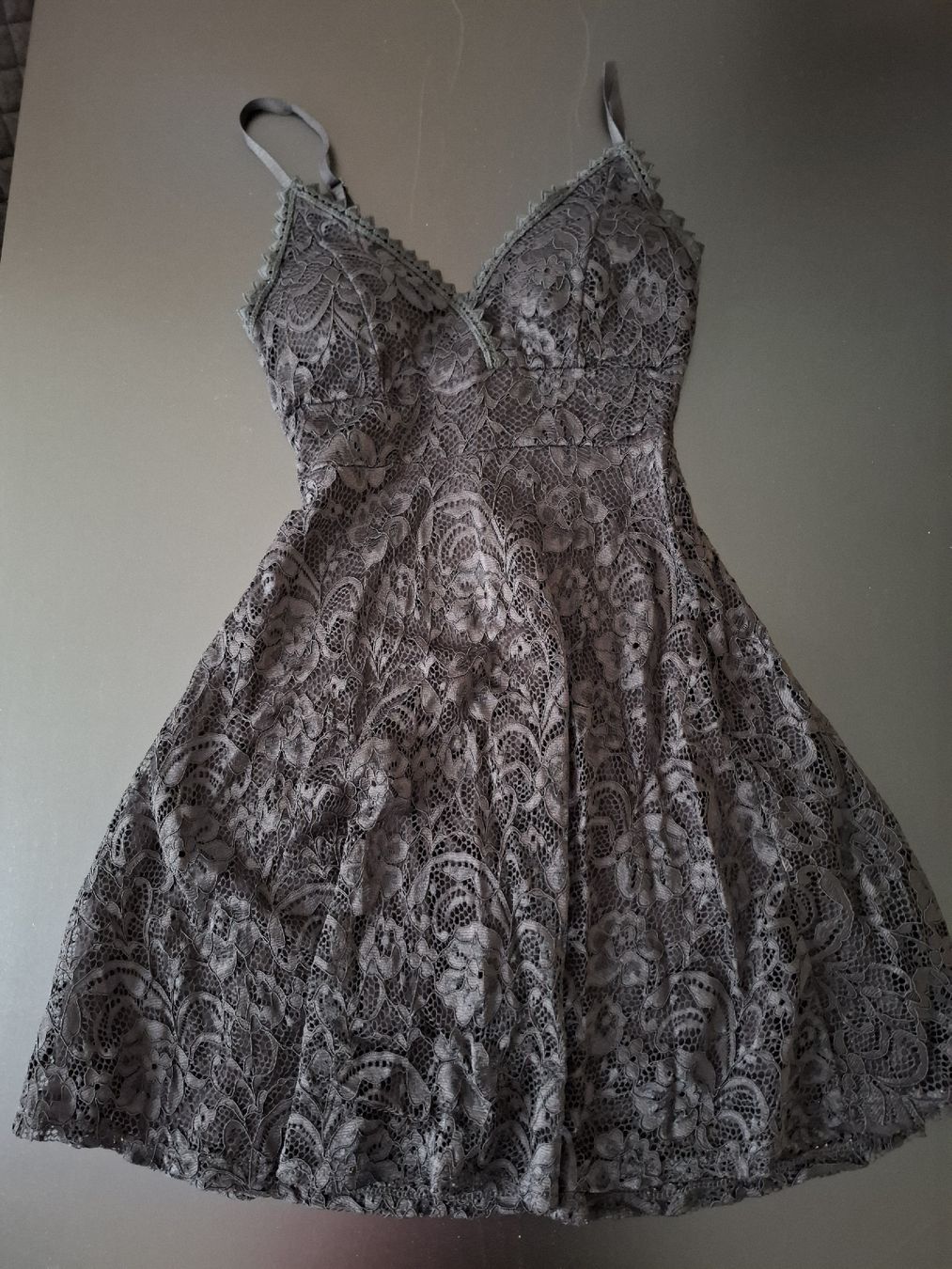 Kleider: Schwarzes Kleid / Grösse S-M – Gebraucht aus Dällikon von Shishio