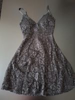Schwarzes Kleid / Grösse S-M