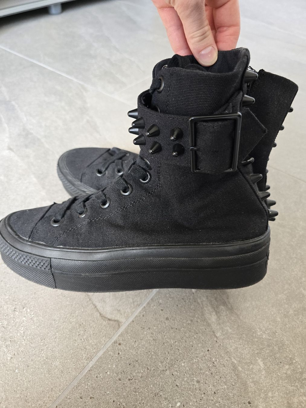 Killstar Scarpe da uomo: High Top Sneaker Schwarz mit Nieten – Usato da Rikon im Tösstal venduto da Daava 3