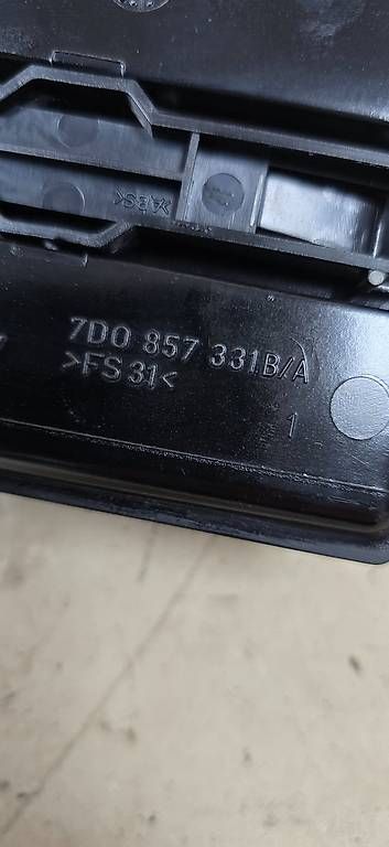 Volkswagen Tutti pezzi di ricambio auto: VW T4 Aschenbecher Ascher Facelift Einsatz 7D0857331 B/A – Usato da Schaffhausen venduto da Parg86 4