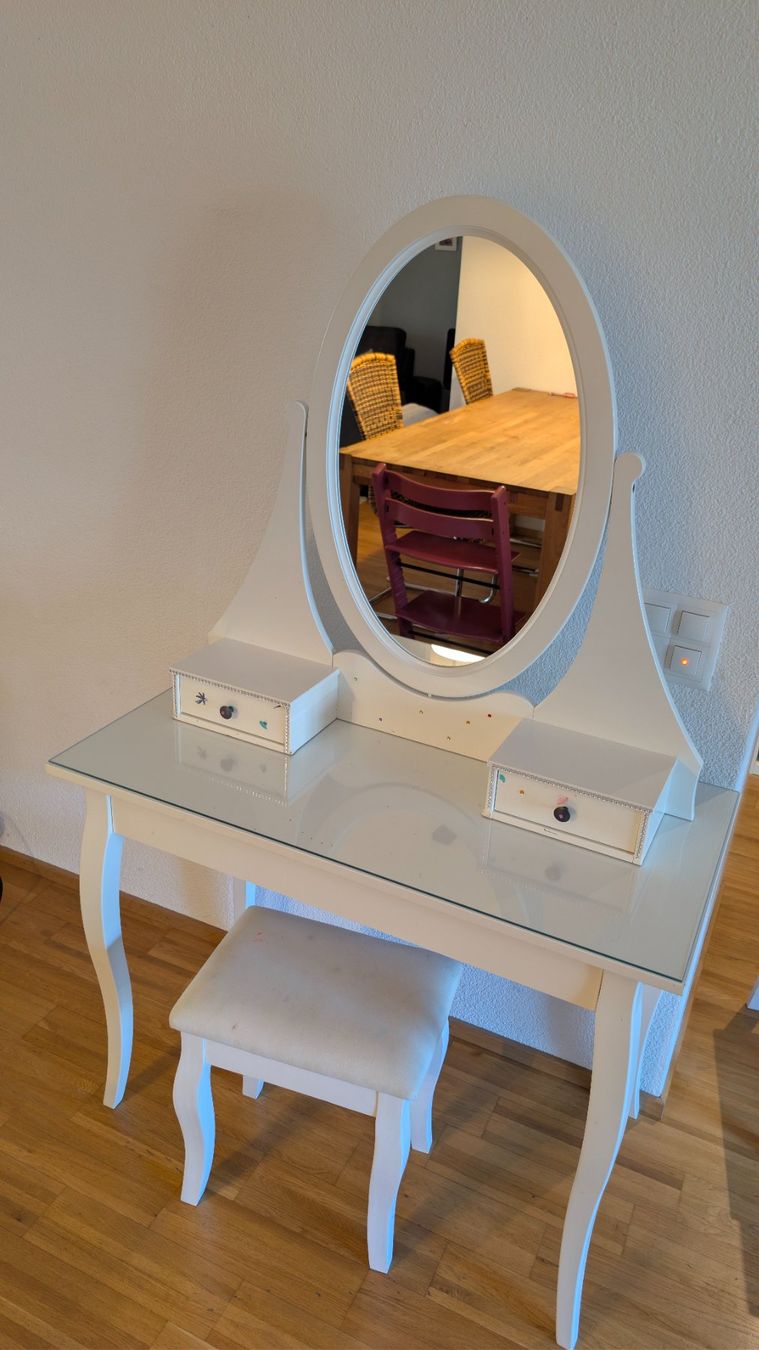 Schminktische: Schmincktisch – Gebraucht aus Winterthur von rob_27dm 1