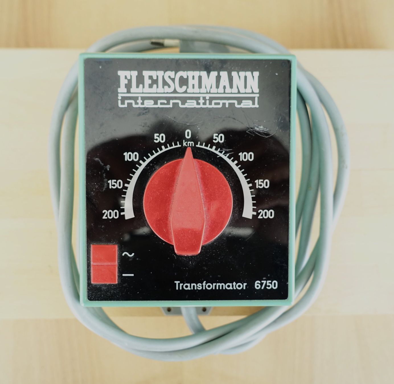 Fleischmann Modelleisenbahnen: Fleischmann Transformator 6750 DC. – Gebraucht aus Horw von SwissSteamMemories