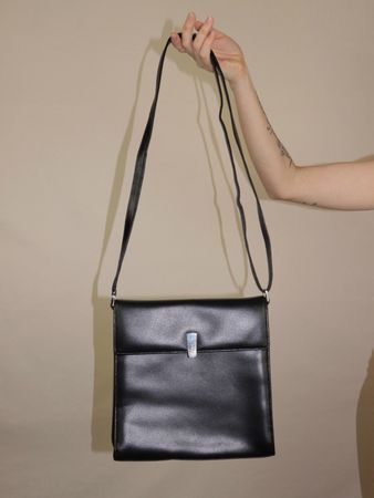 Schwarze Umhängetasche Medici - Zeitlose Eleganz👜
