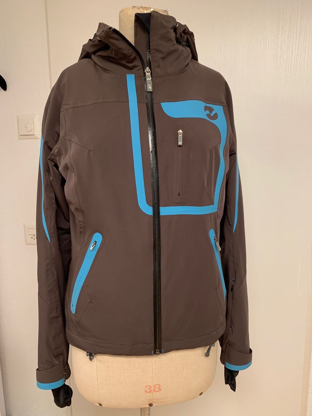 Mountain Force Pantaloni: Skijacke Mountain Force Gr 36 – Usato da Oberweningen venduto da Jogi2
