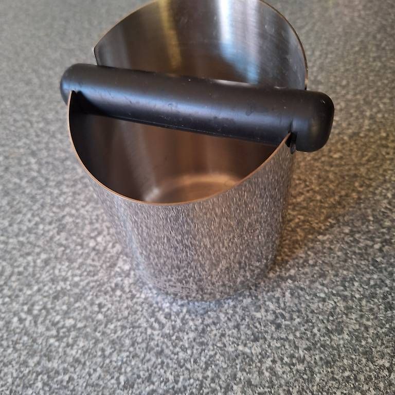 Set di piatti: Kaffee Stampfer und Kaffeesatzbecher – Nuovo e nell'imballaggio originale da Oberglatt ZH venduto da ronjamira1972 2