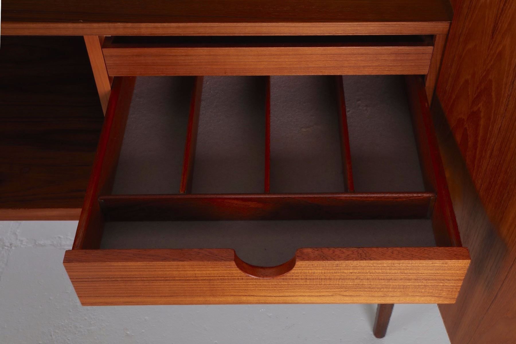 Cassettiere: IB Kofod-Larsen Teak Highboard – Usato da Basel venduto da MidMod20C 5