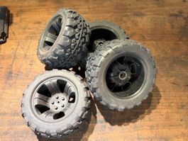 1:10 Monstertruck Reifen/Felgen