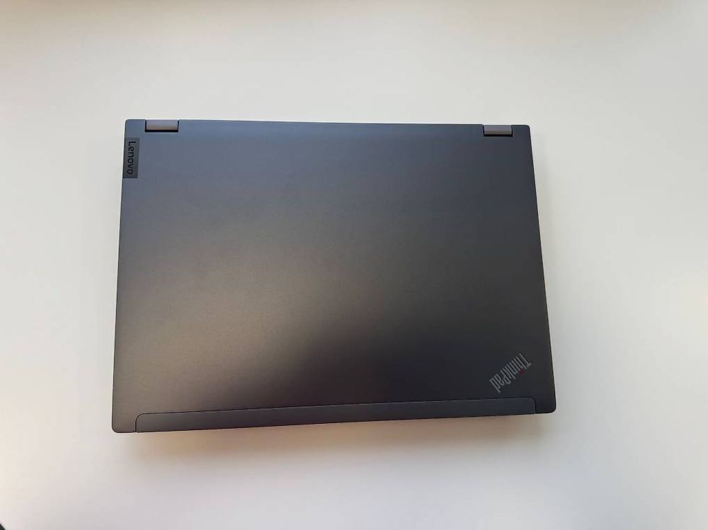 Lenovo ThinkPad P16 Gen 2 - Neuwertig mit Zubehör & Garantie 2