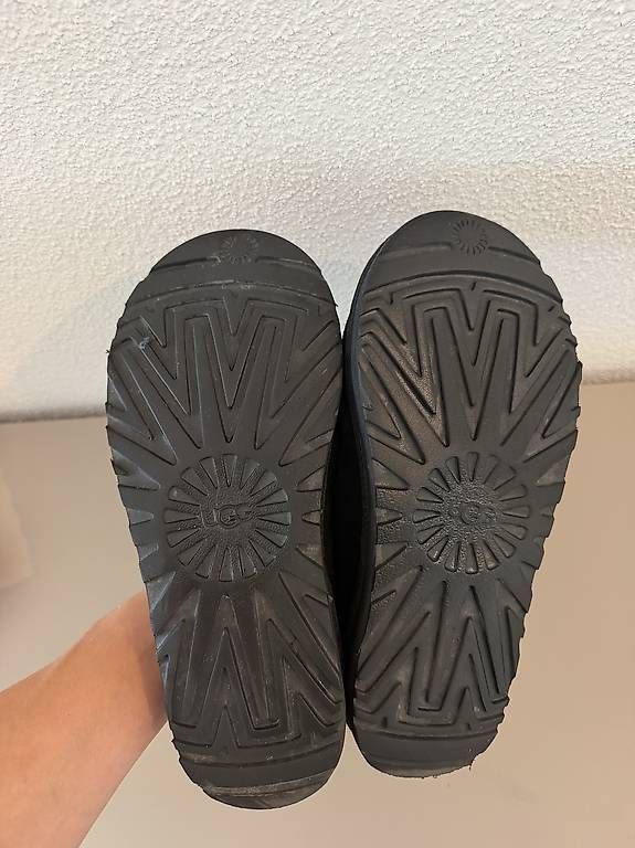 Scarpe da donna: Ugg tasman - gute Zustand Gr. 38 – Usato da Zürich venduto da hoiliaaa 3